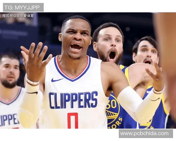 1516赛季NBA勇士与快船激战回顾精彩瞬间与赛季影响分析